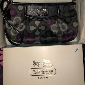 New beautiful Coach wristlet
